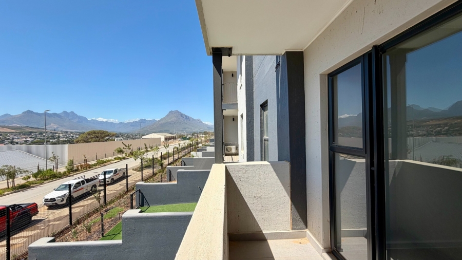 2 Bedroom Property for Sale in Newinbosch Western Cape